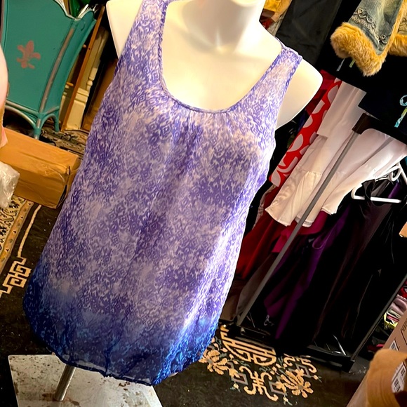 COPY - NWOT- a Motherhood top. But anyone with a little bigger front it’s perfe… - Picture 3 of 8